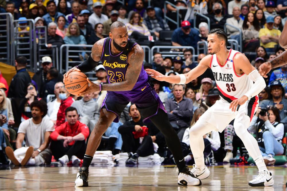 足在本届亚 足在本届亚